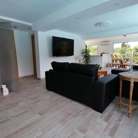 Isabelle 4* Barraca de Aguas Vivas