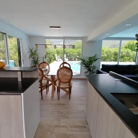 Guest house Isabelle Barraca de Aguas Vivas